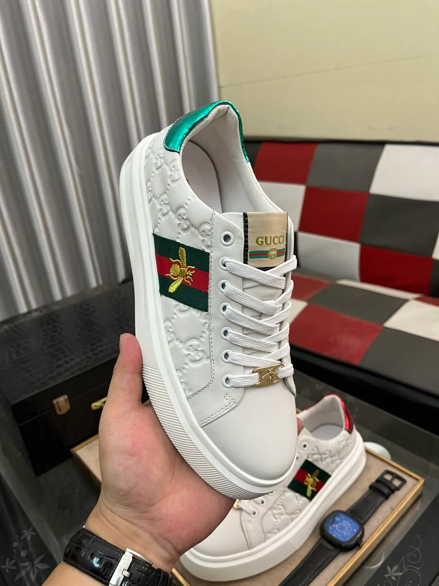 Men's shoes💰400⌚️⌚️[GUCCI] Gucci men's casual shoes are absolutely popular🔥The ultimate matching item for trendy men! The charm of super texture is irresistible, the main recommendation, the flower leather color is bright! The upper is made of high-quality cowhide + brand printed fabric, sheepskin feet, wear-resistant rubber sole, noble and elegant! Extremely comfortable🎁🎁You can be as handsome as you want💪 38-442️⃣colors available